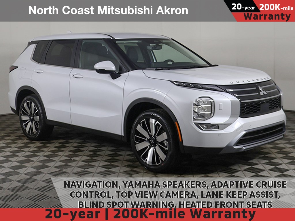 2025 Mitsubishi Outlander SE's photo