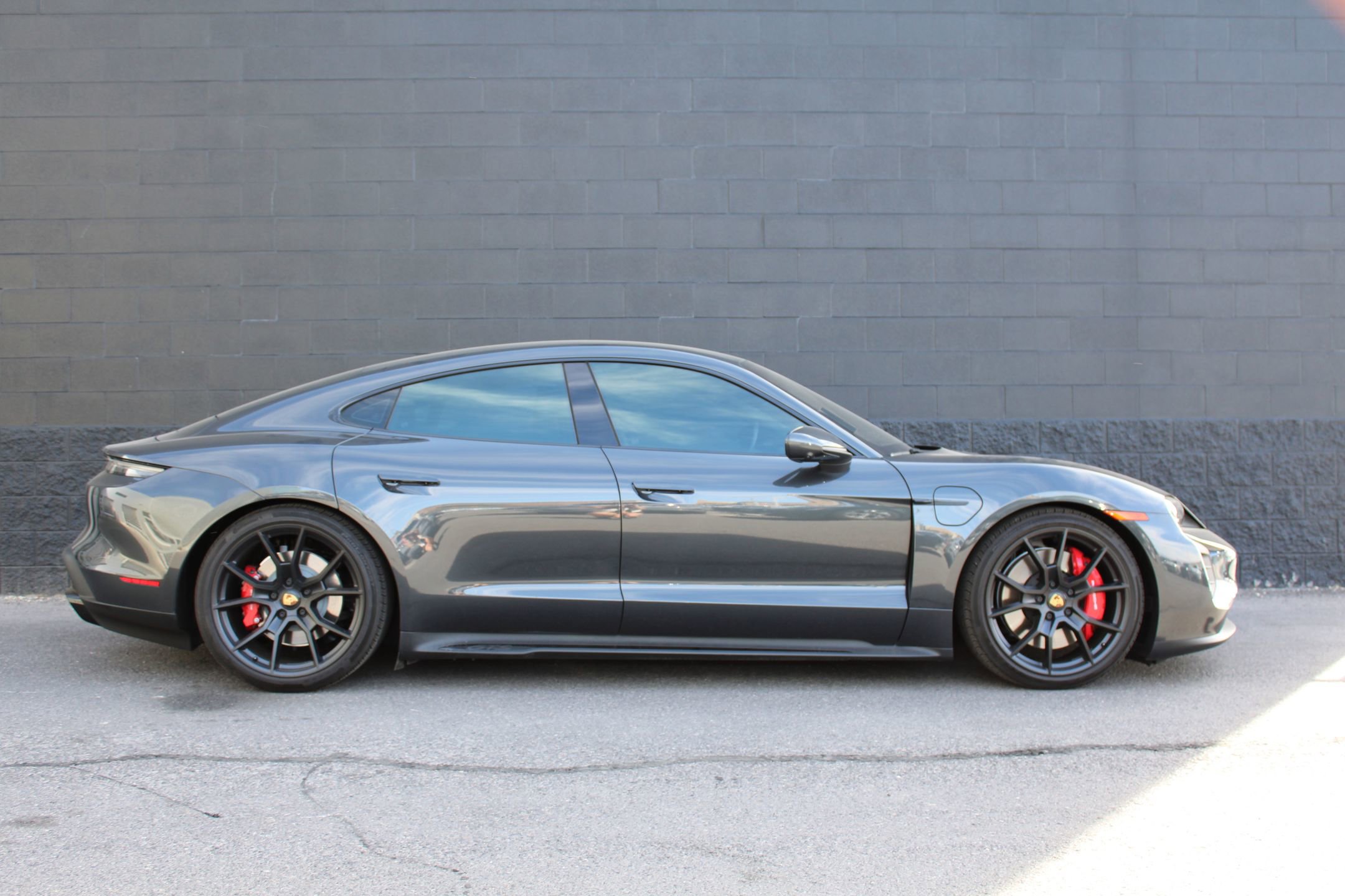 2022 Porsche Taycan GTS photo 8