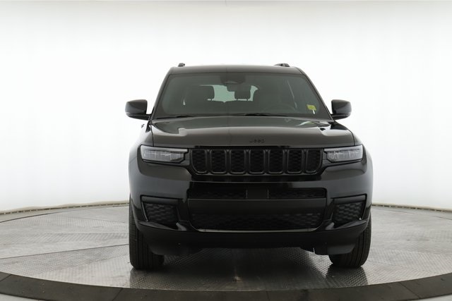 2025 Jeep Grand Cherokee Altitude photo 12