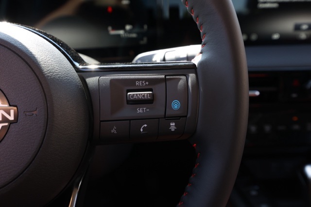 2026 Nissan Kicks SR photo 24