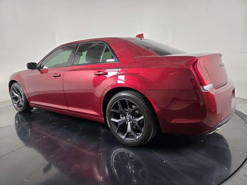 2021 Chrysler 300 S photo 3