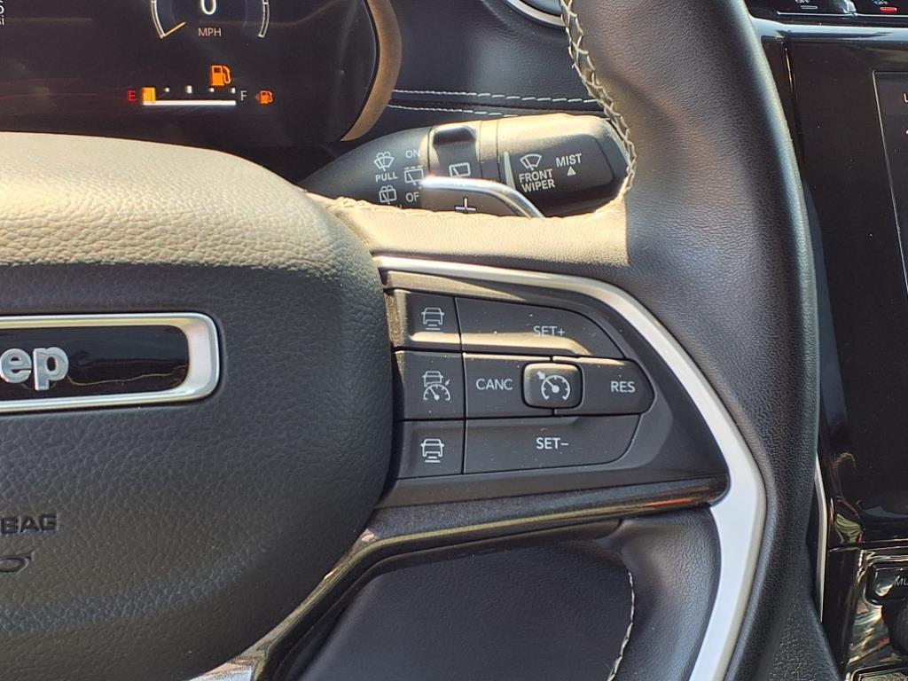 2022 Jeep Grand Cherokee Laredo photo 14