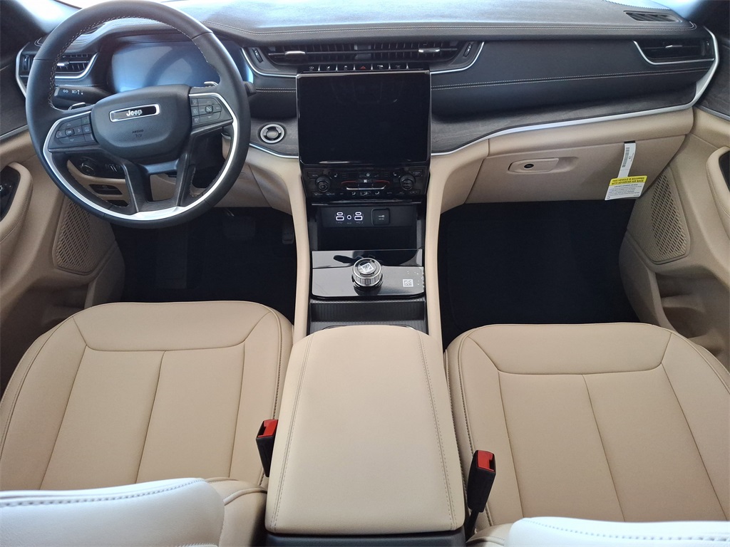 2025 Jeep Grand Cherokee Limited photo 15