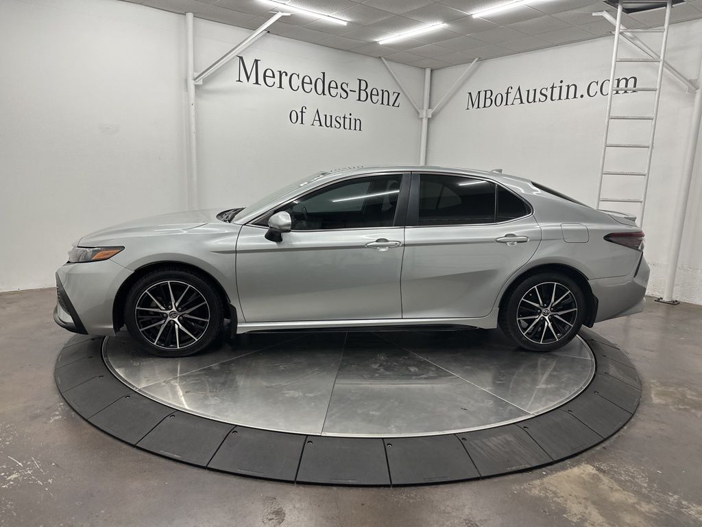 2021 Toyota Camry SE photo 4