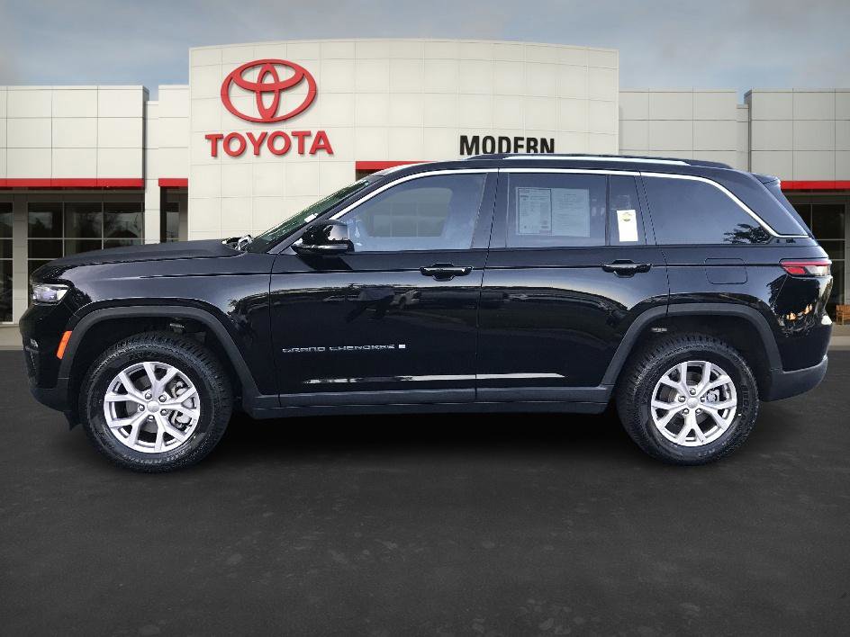 2022 Jeep Grand Cherokee Limited photo 2