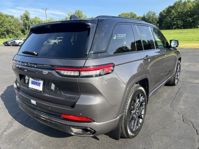 2025 Jeep Grand Cherokee Summit Reserve photo 3