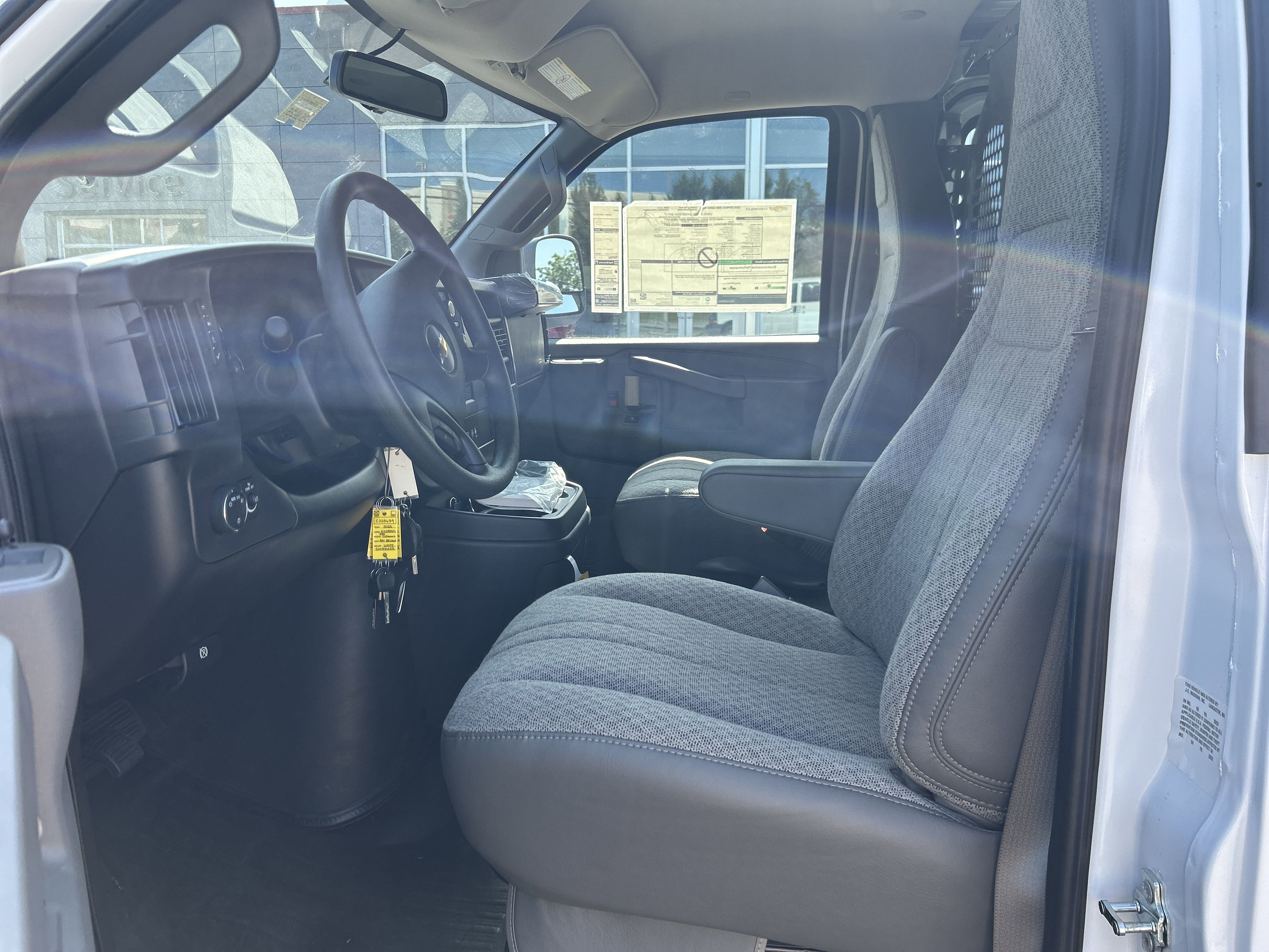 2025 Chevrolet Express Cargo 2500 photo 3