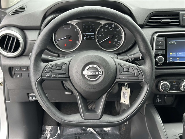 2025 Nissan Versa S photo 16