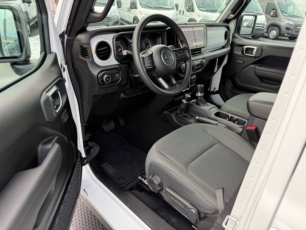 2025 Jeep Wrangler Sport photo 4