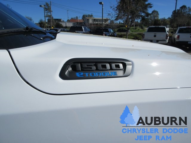 2025 Ram 1500 Tradesman photo 3