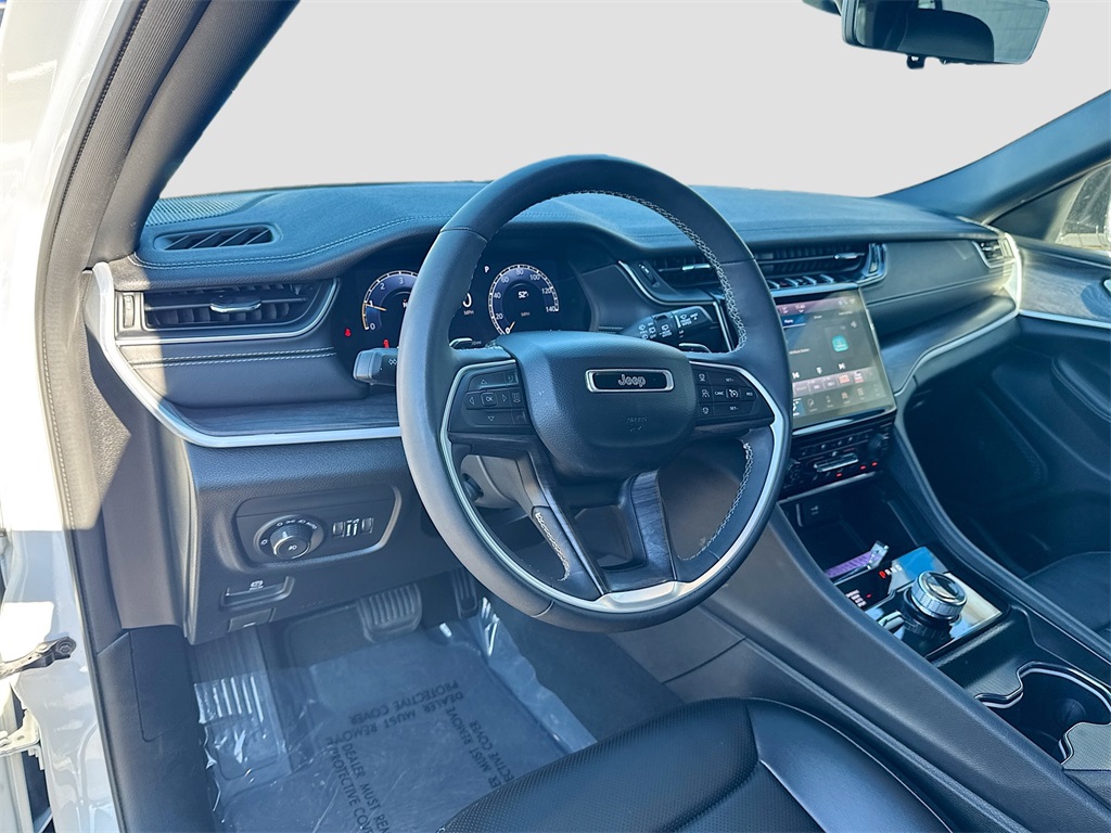 2024 Jeep Grand Cherokee Limited photo 3