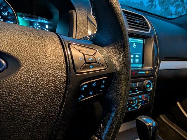 2016 Ford Explorer XLT photo 13