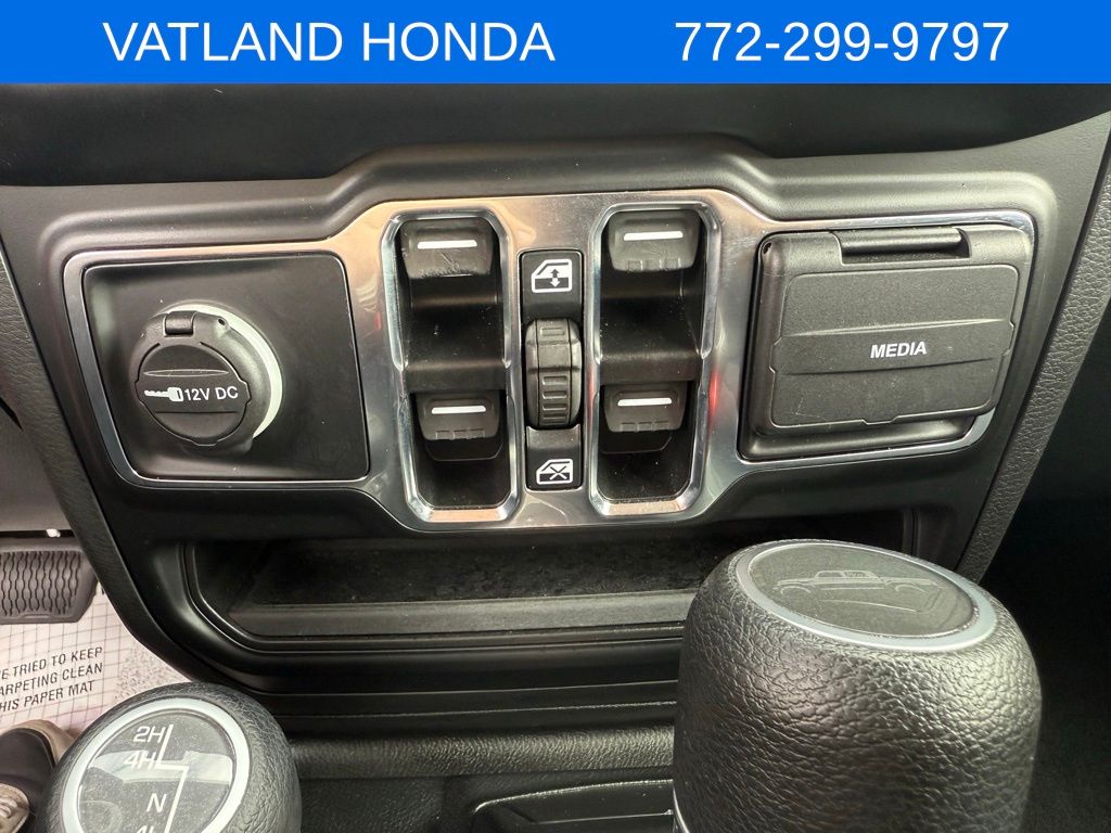 2022 Jeep Gladiator Sport photo 21