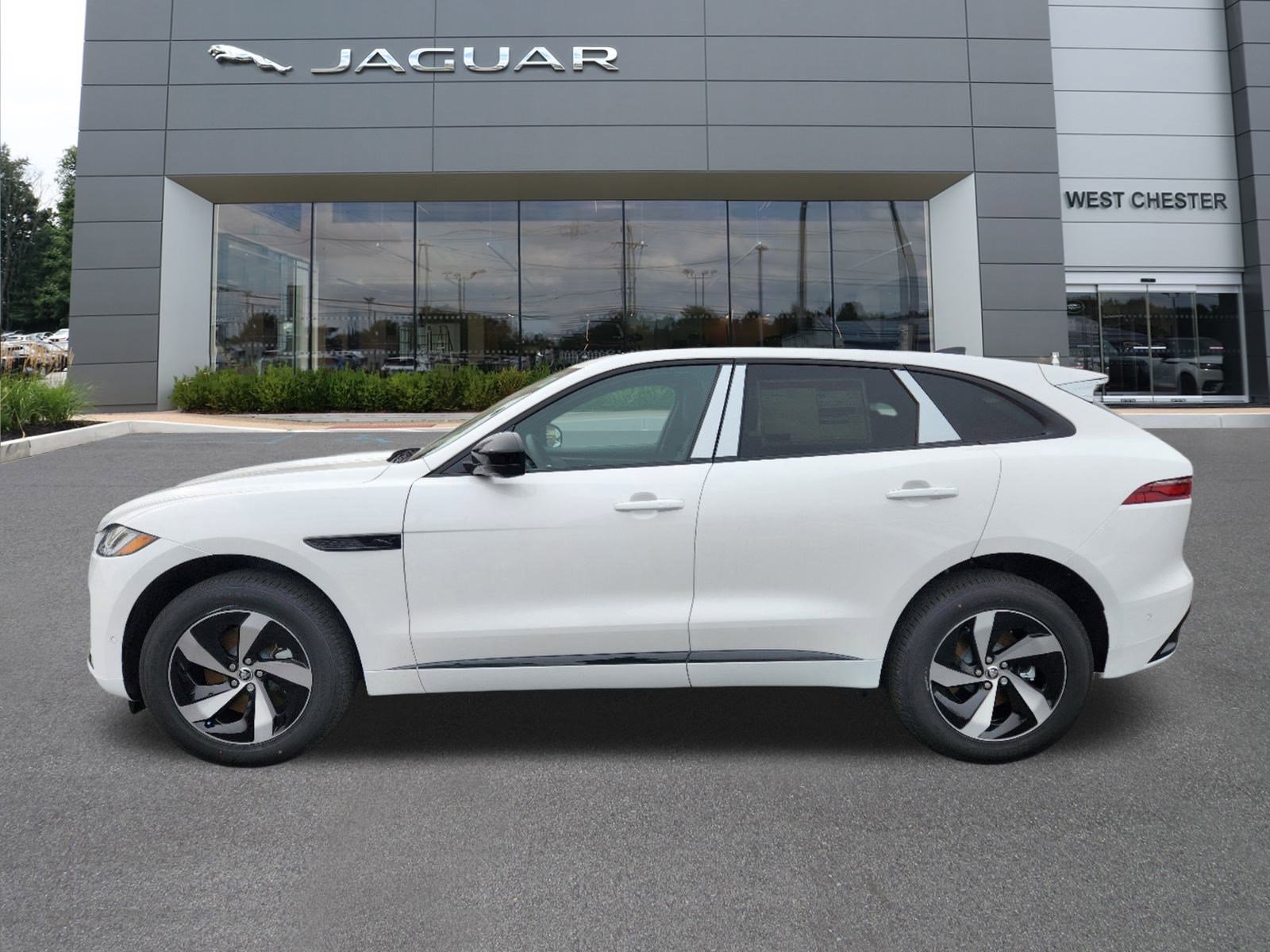 2025 Jaguar F-PACE P250 R-Dynamic S photo 3