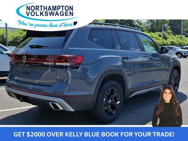 2025 Volkswagen Atlas Peak Edition SE photo 3