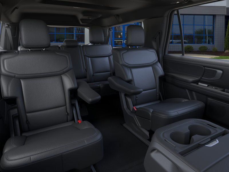 2025 Ford Expedition Platinum MAX photo 11
