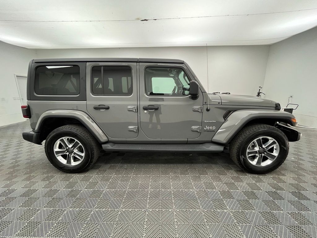 2018 Jeep Wrangler Unlimited Sahara photo 9