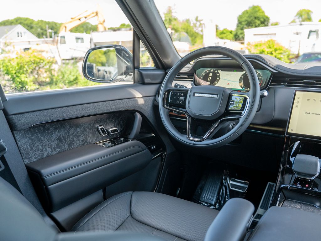 2025 Land Rover Range Rover Sport SE photo 15