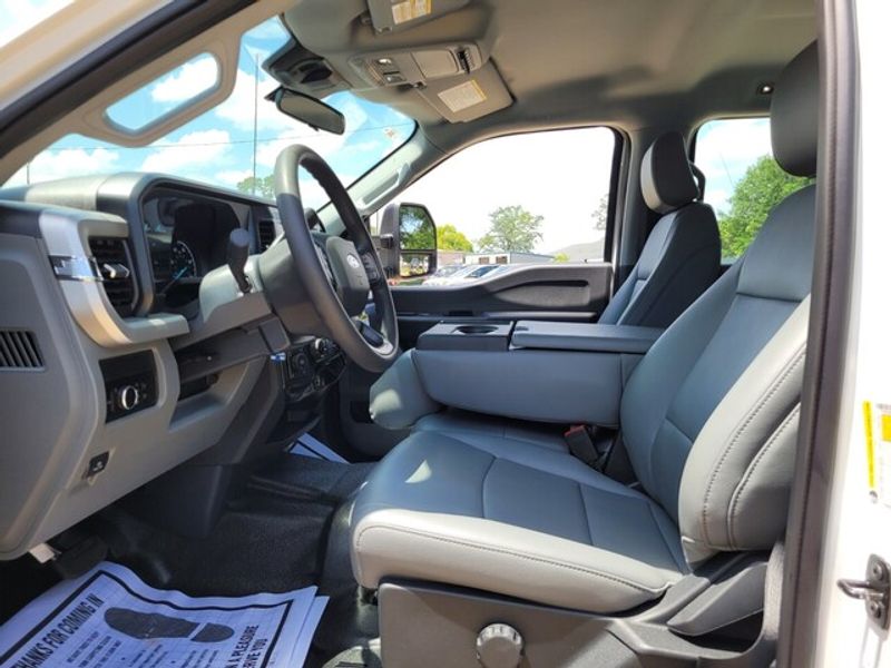 2025 Ford F-250 XL photo 4