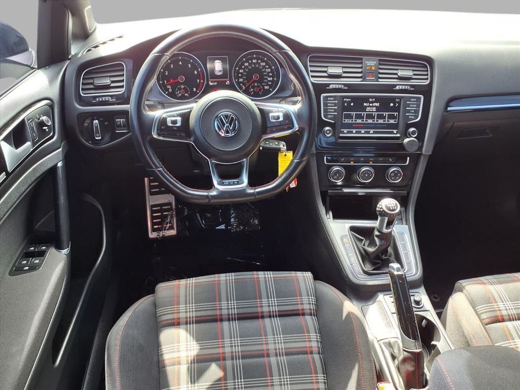 2017 Volkswagen Golf GTI S photo 4