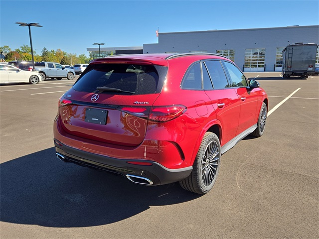 2026 Mercedes Benz GLC 300 4MATIC photo 3