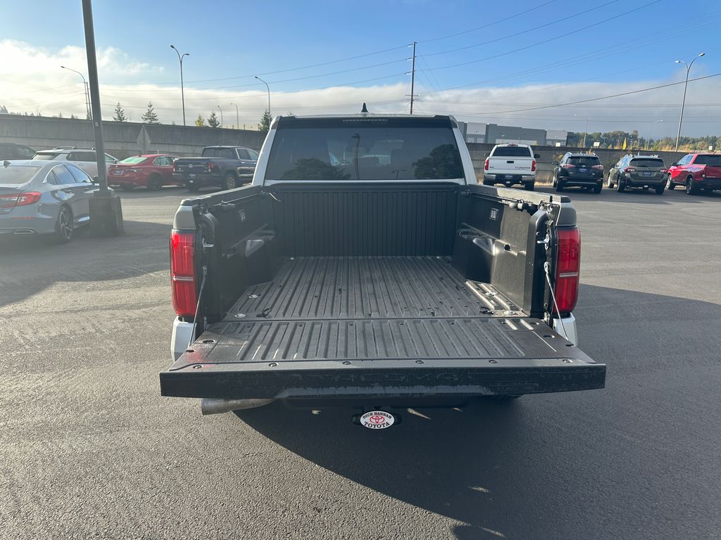 2025 Toyota Tacoma SR5 photo 11