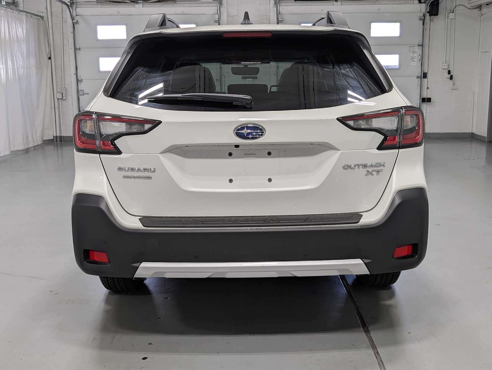 2025 Subaru Outback Limited XT photo 8