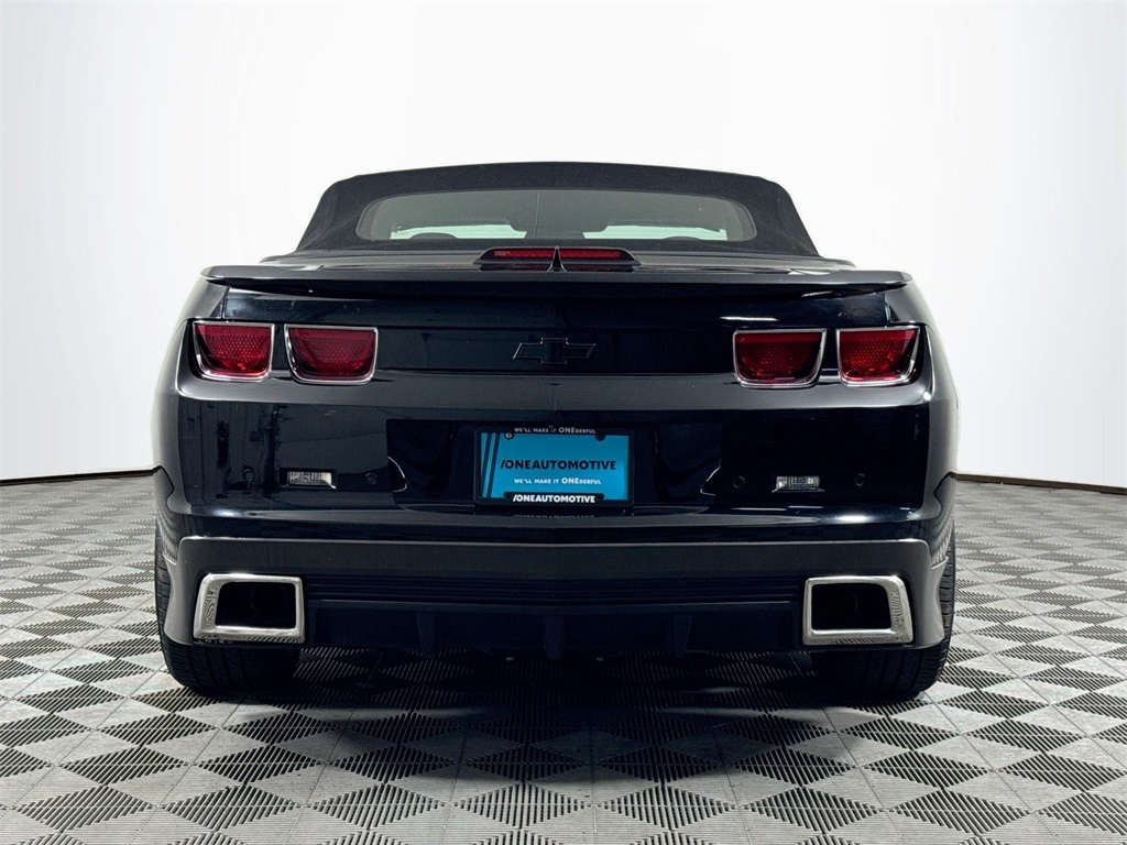 2013 Chevrolet Camaro 2LT photo 11