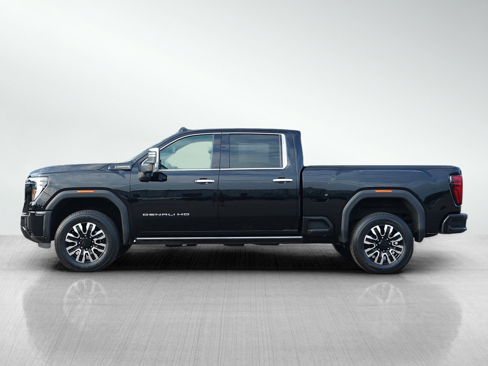 Used 2024 GMC Sierra 2500HD Denali Ultimate with VIN 1GT19XEY5RF335170 for sale in Bloomington, Minnesota