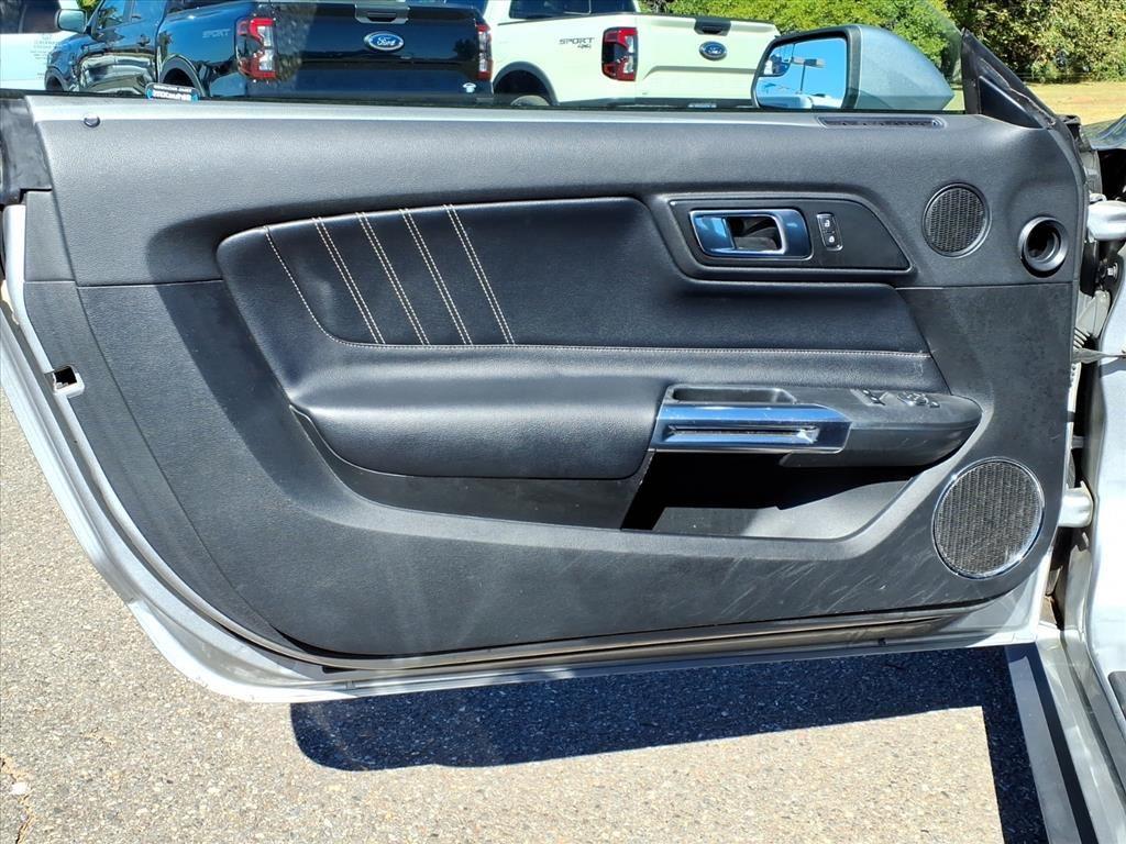 2020 Ford Mustang EcoBoost Premium photo 4