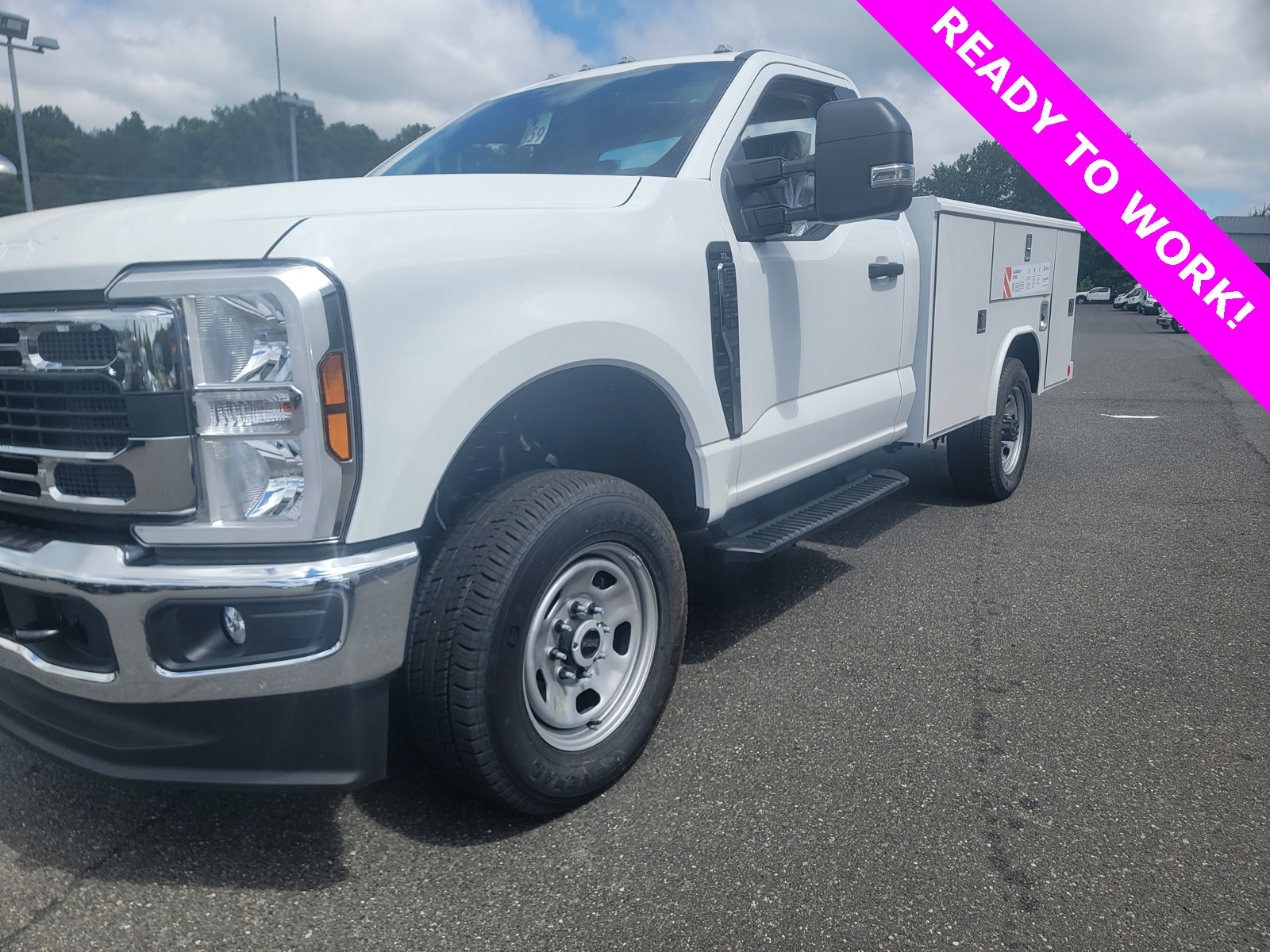 2025 Ford F-350 photo 2