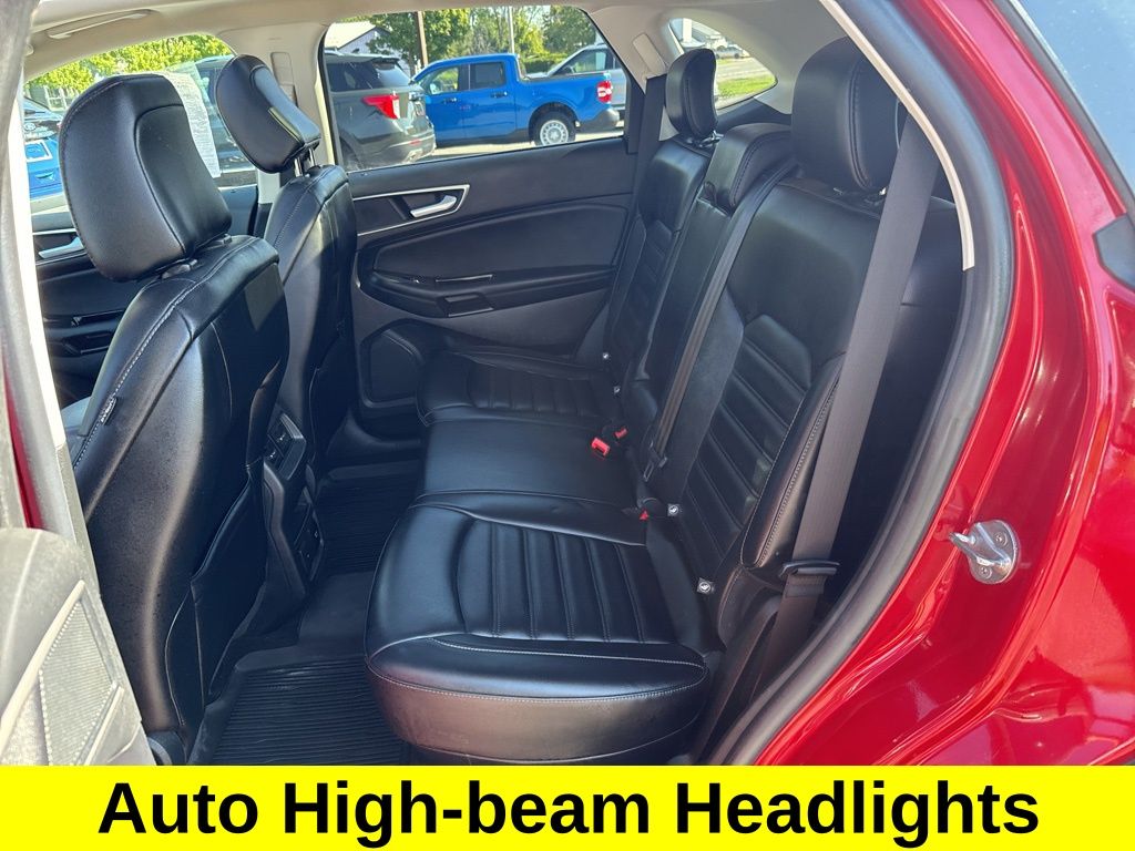 2020 Ford Edge SEL photo 17