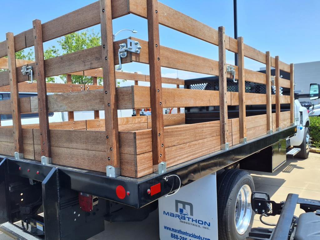 2023 Chevrolet Silverado 5500HD Work Truck photo 3