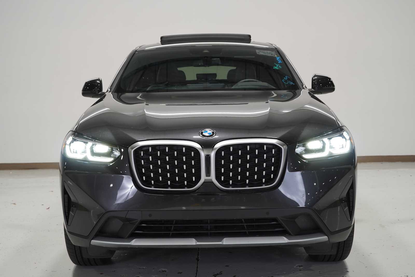 2025 Bmw X4 xDrive30i photo 2