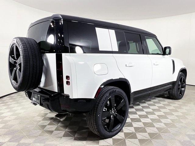 2025 Land Rover Defender 110 X-Dynamic SE photo 4