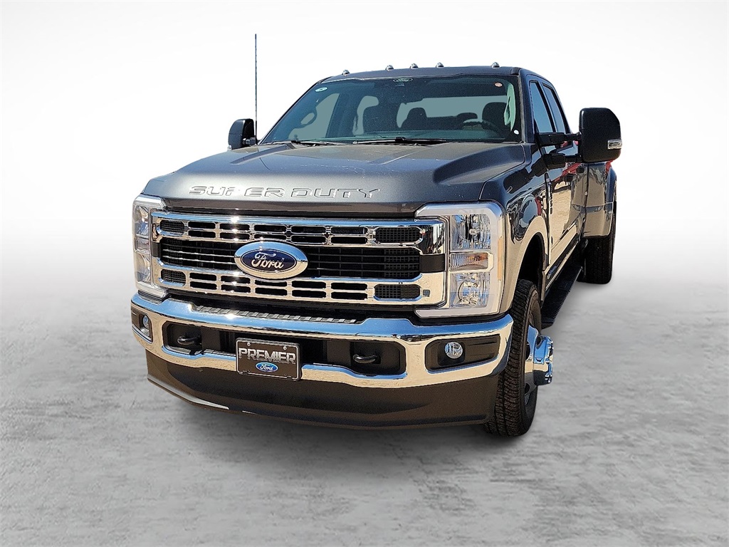 2026 Ford F-350 photo 4