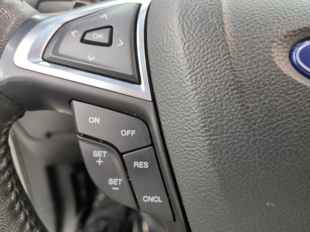 2018 Ford Edge Titanium photo 18