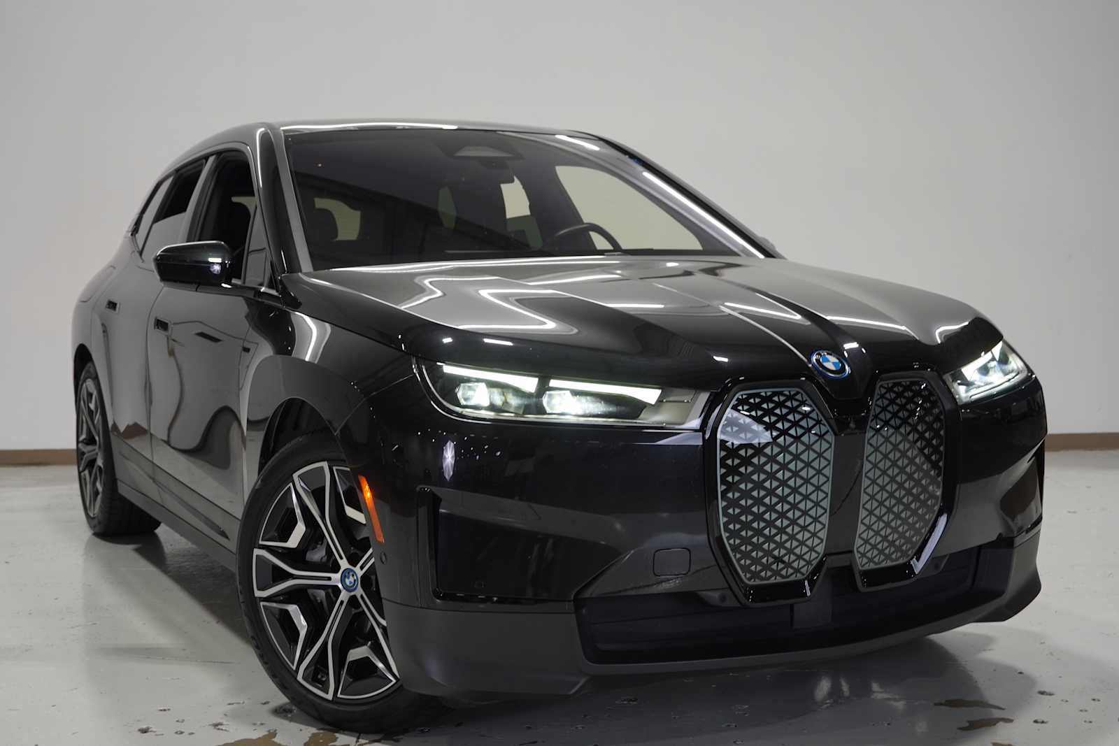 Certified 2022 BMW iX Base with VIN WB523CF08NCJ58239 for sale in Plano, TX