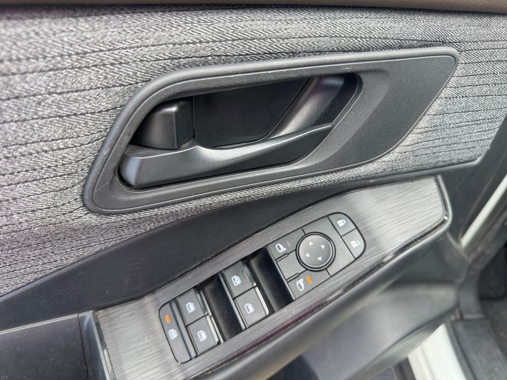 2023 Nissan Rogue S photo 11