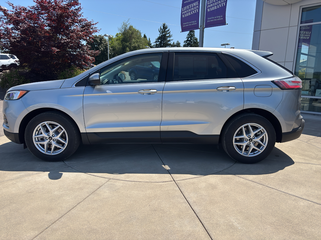 2024 Ford Edge SEL photo 2