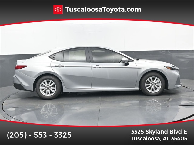 2026 Toyota Camry LE's photo