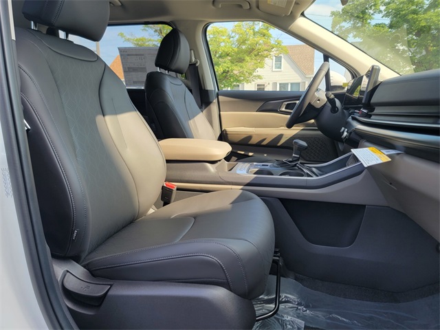 2026 Kia Carnival LXS photo 16