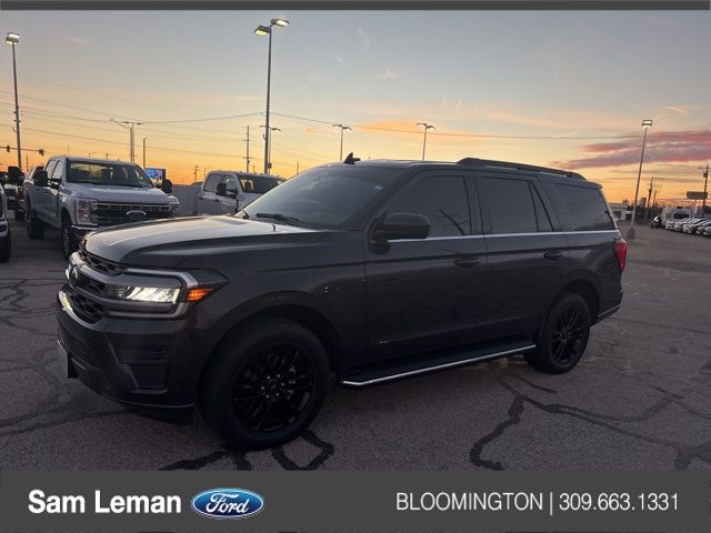 2022 Ford Expedition XLT's photo
