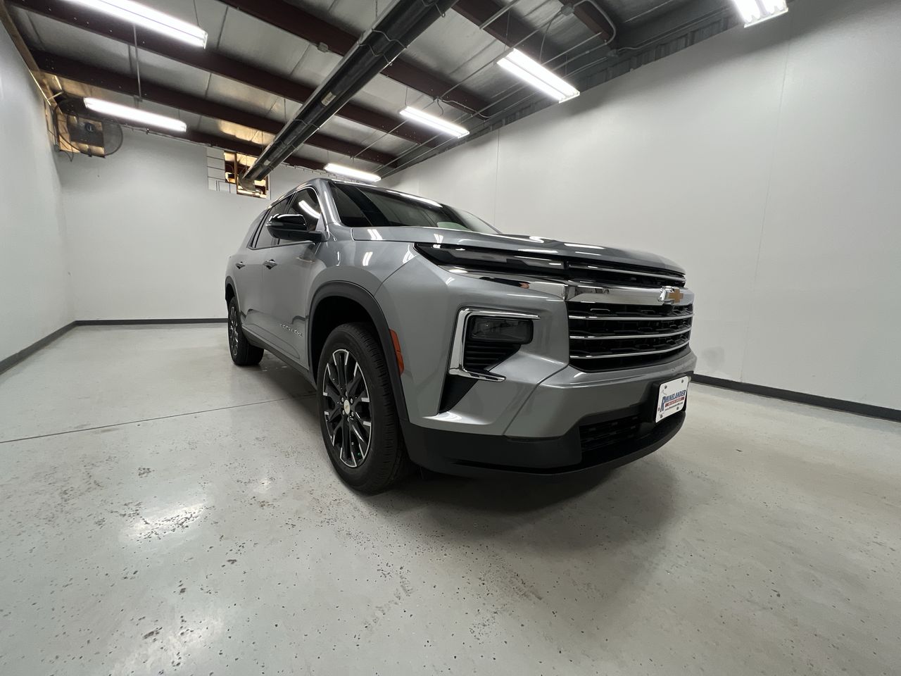 2026 Chevrolet Traverse photo 2