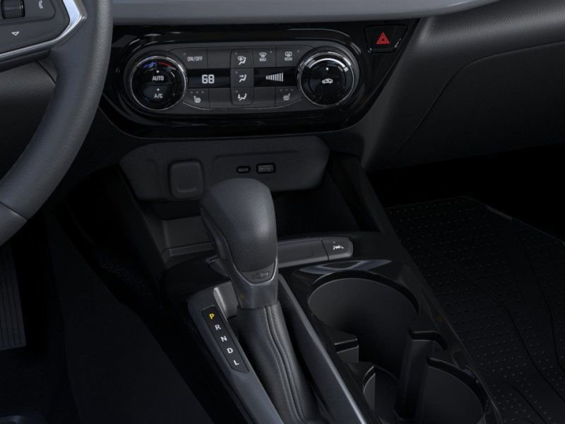 2025 Chevrolet Trax LT photo 21