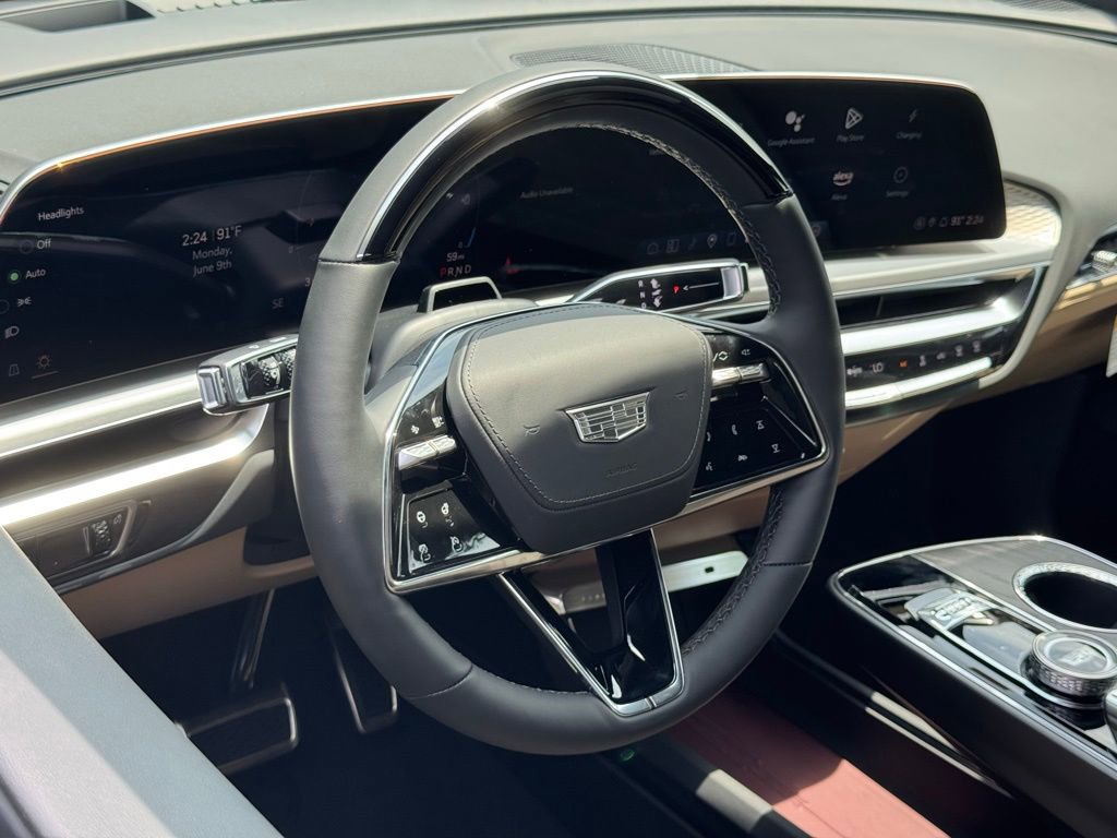 2025 Cadillac Lyriq Luxury photo 15