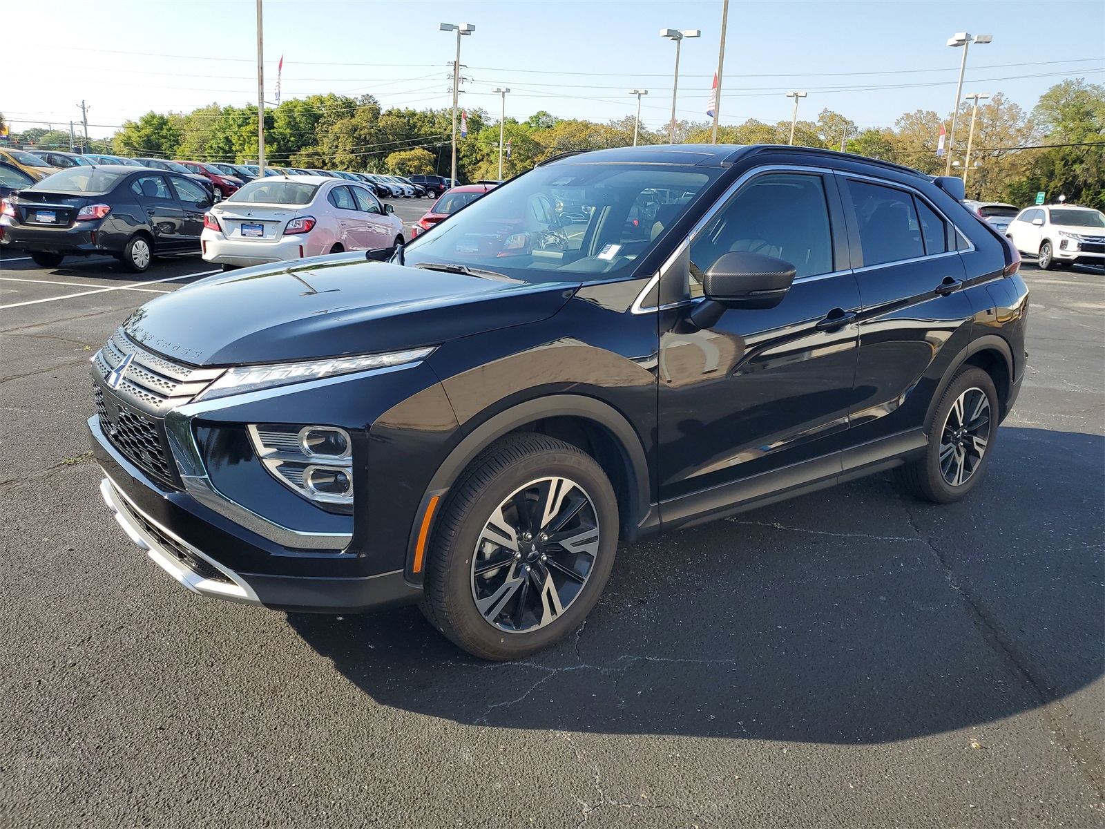 2024 Mitsubishi Eclipse Cross SE photo 2