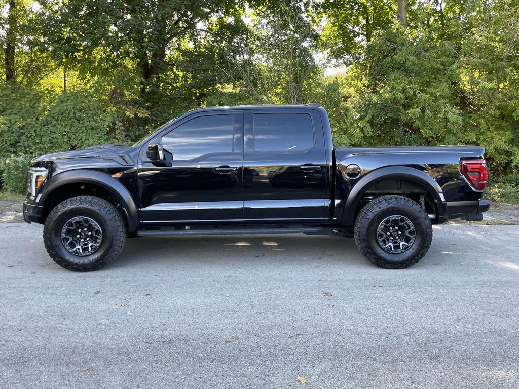 2025 Ford F-150 Raptor photo 2