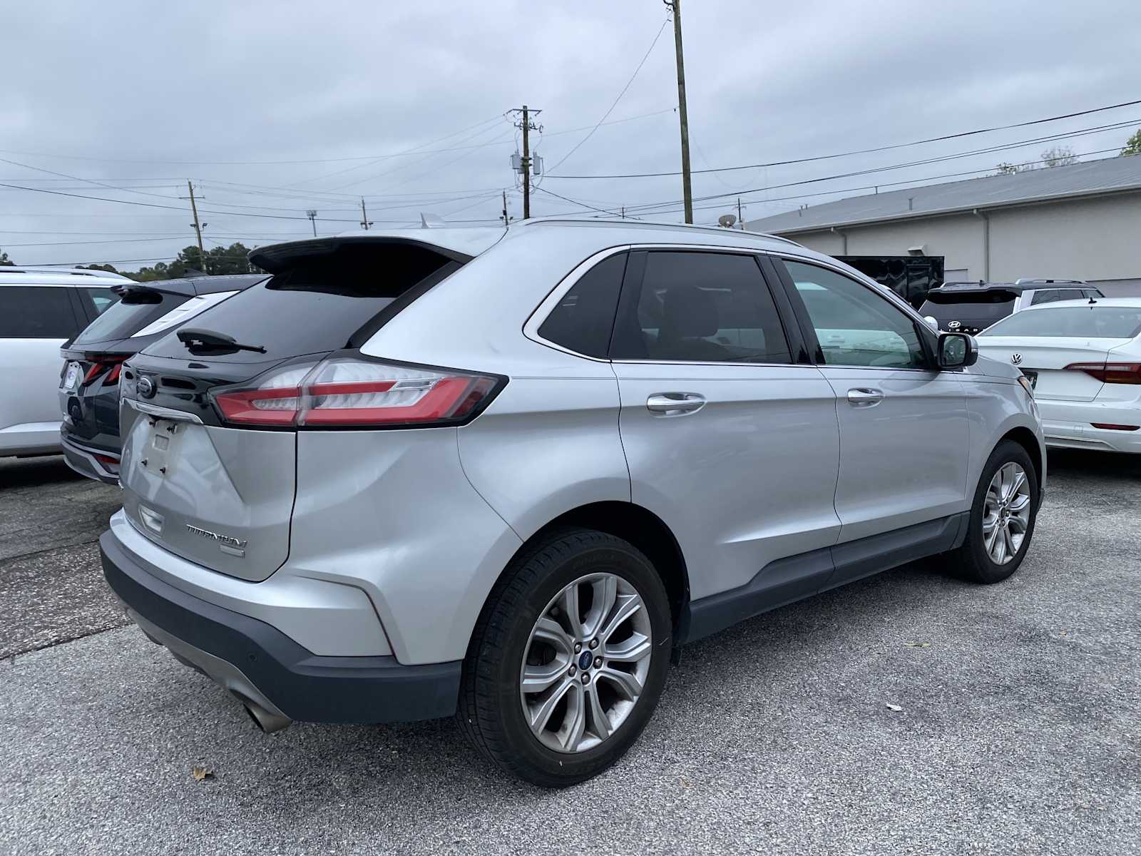 2019 Ford Edge Titanium photo 3