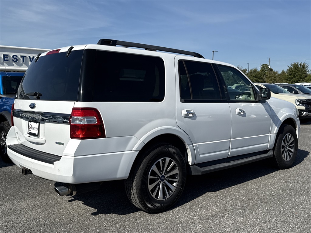 2016 Ford Expedition XLT photo 3